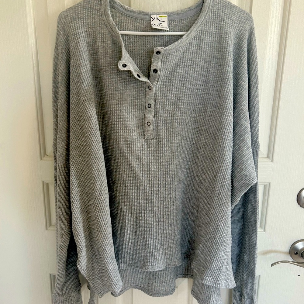 Aerie Offline waffle long sleeve Henley size XL, gray